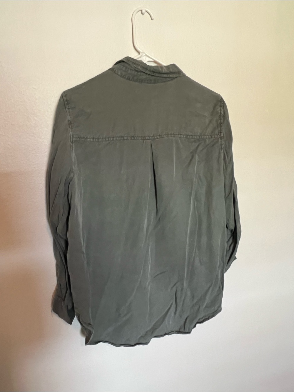 Universal Thread Green Button Up - Picture 5 of 6